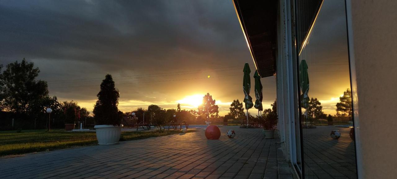Hotel Sunrise Kalekovets Esterno foto